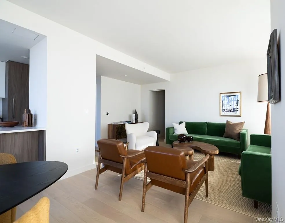 131-01 40th Road #19M Flushing, NY 11354