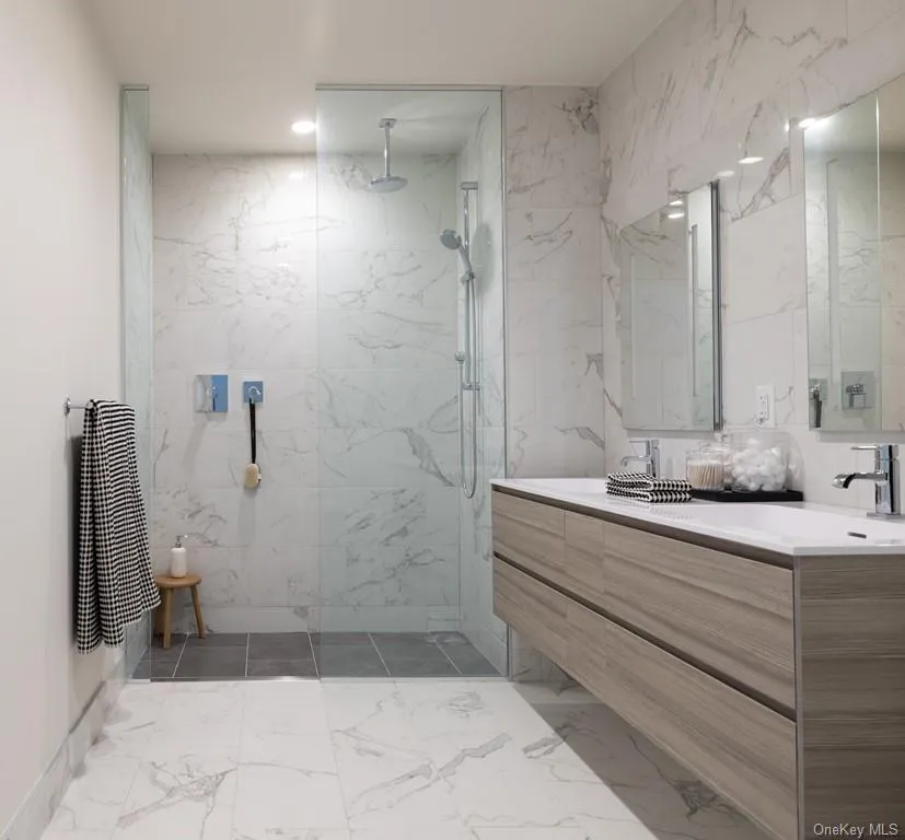 131-01 40th Road #19M Flushing, NY 11354