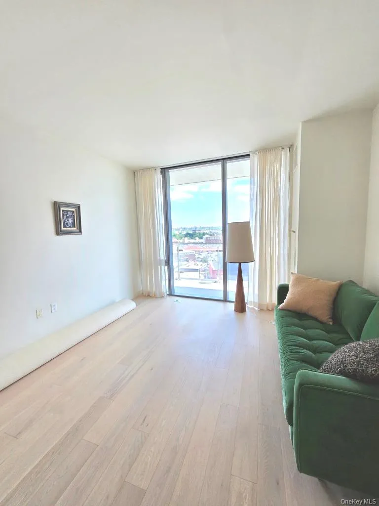 131-01 40th Road #19M Flushing, NY 11354
