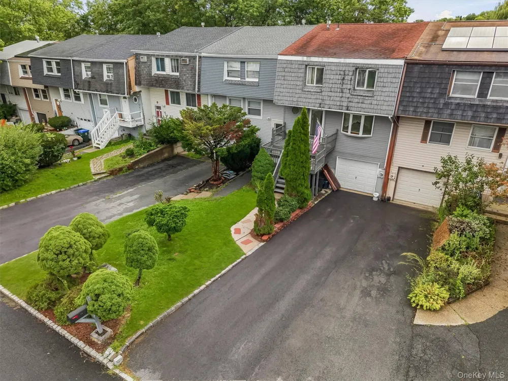 13 Old Anvil Lane Middletown, NY 10940