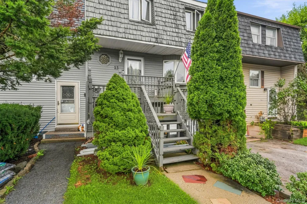 13 Old Anvil Lane Middletown, NY 10940