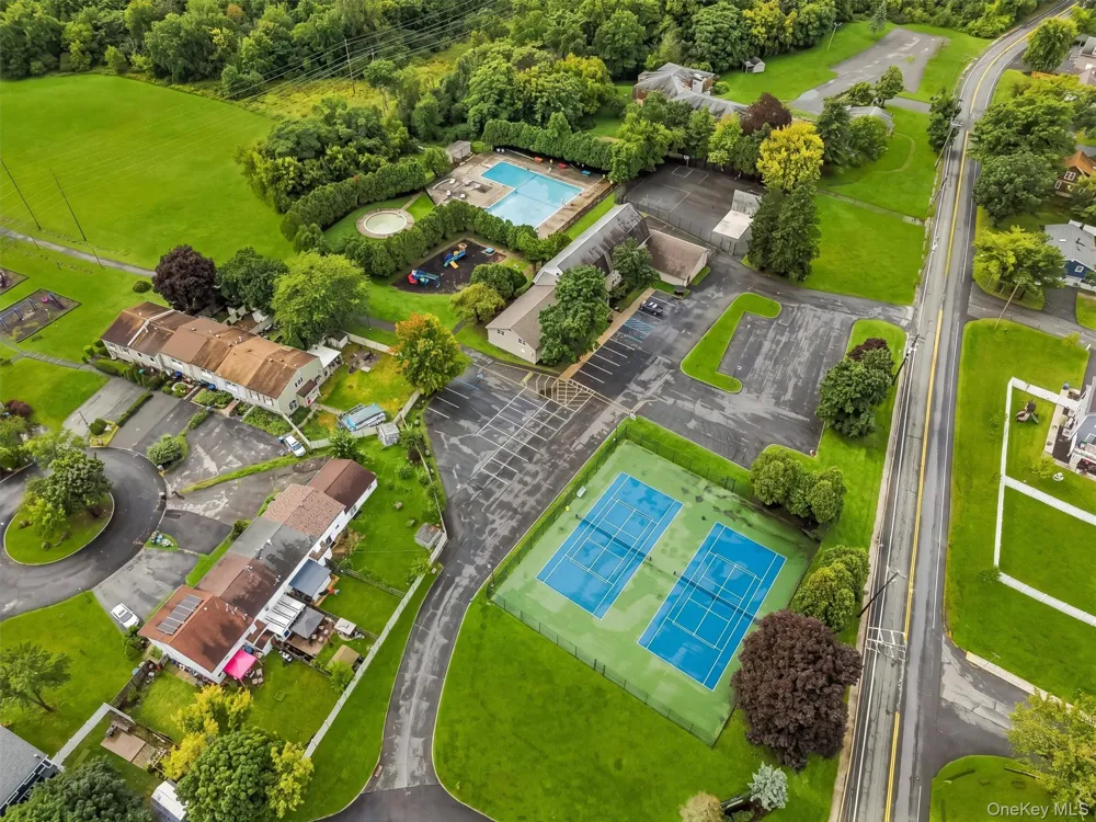 13 Old Anvil Lane Middletown, NY 10940