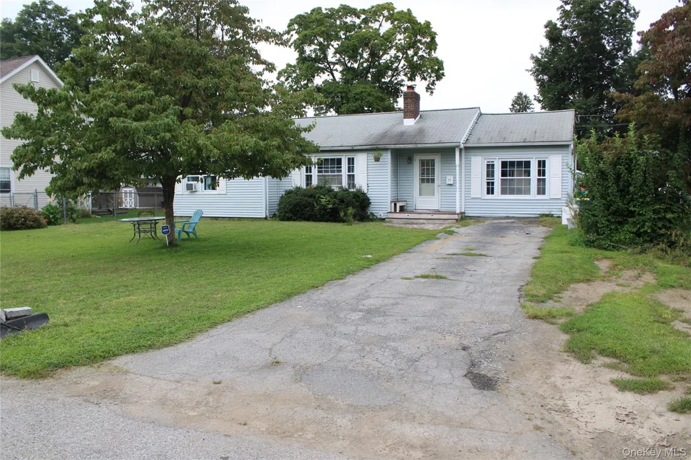 15 Caywood Place Hyde Park, NY 12538