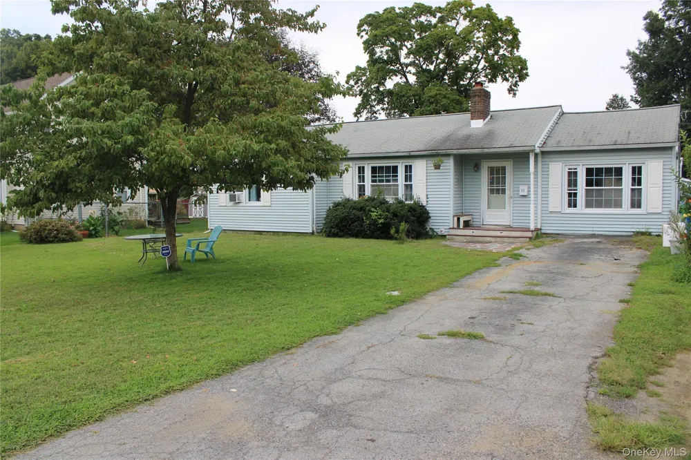 15 Caywood Place Hyde Park, NY 12538