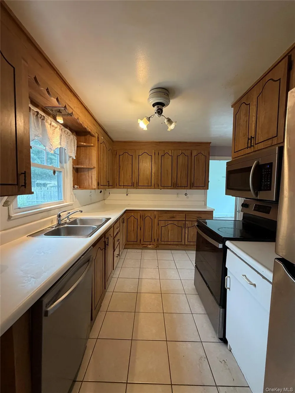 15 Caywood Place Hyde Park, NY 12538