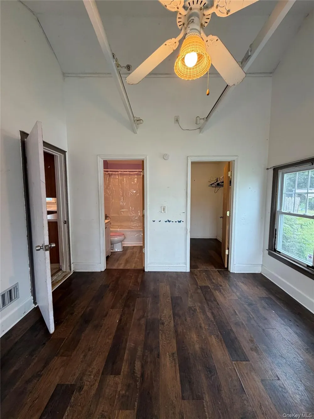 15 Caywood Place Hyde Park, NY 12538