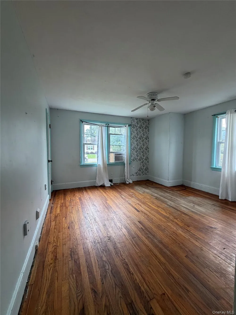 15 Caywood Place Hyde Park, NY 12538