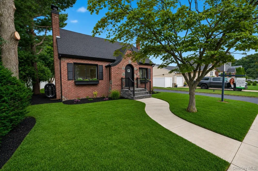 203 Massachusetts Avenue Massapequa, NY 11758