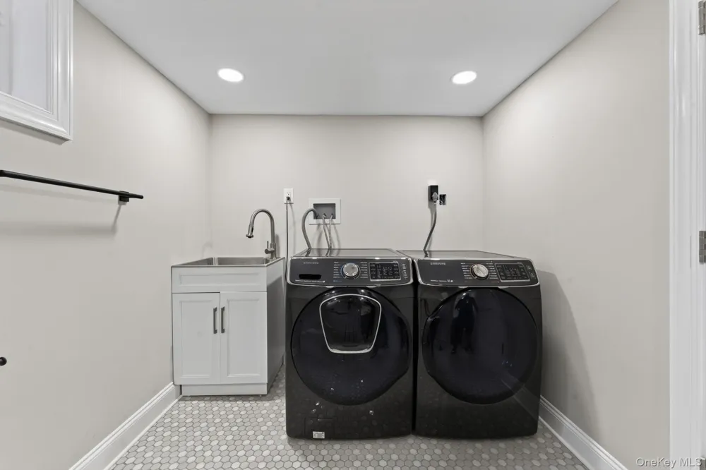 203 Massachusetts Avenue Massapequa, NY 11758