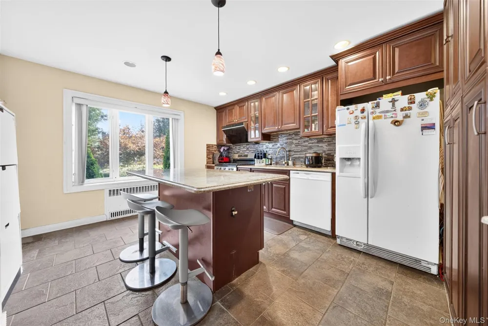 69 Stewart Avenue Garden City, NY 11530