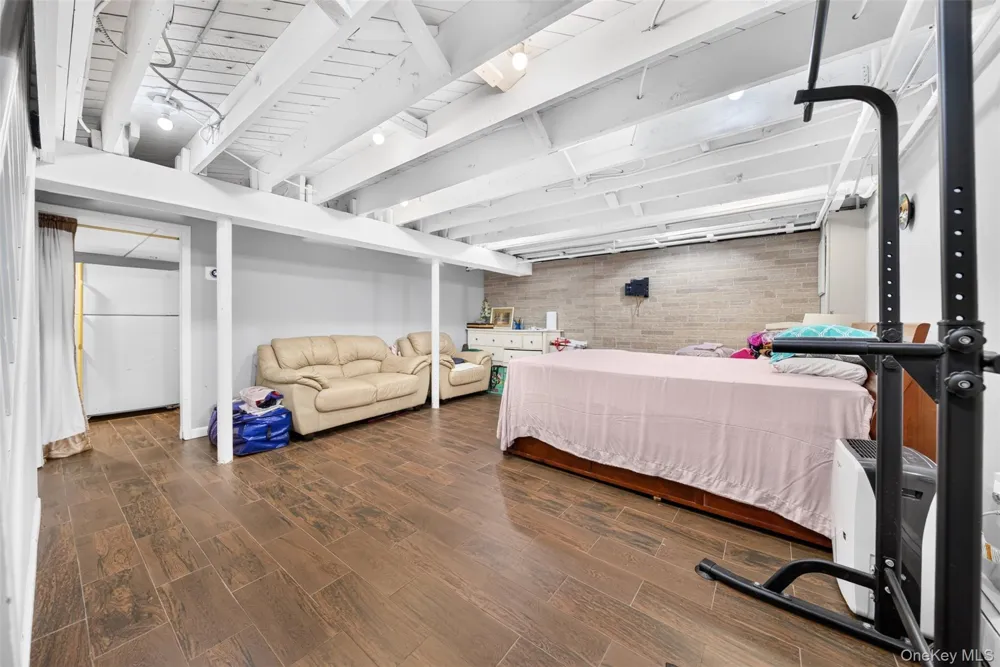 69 Stewart Avenue Garden City, NY 11530