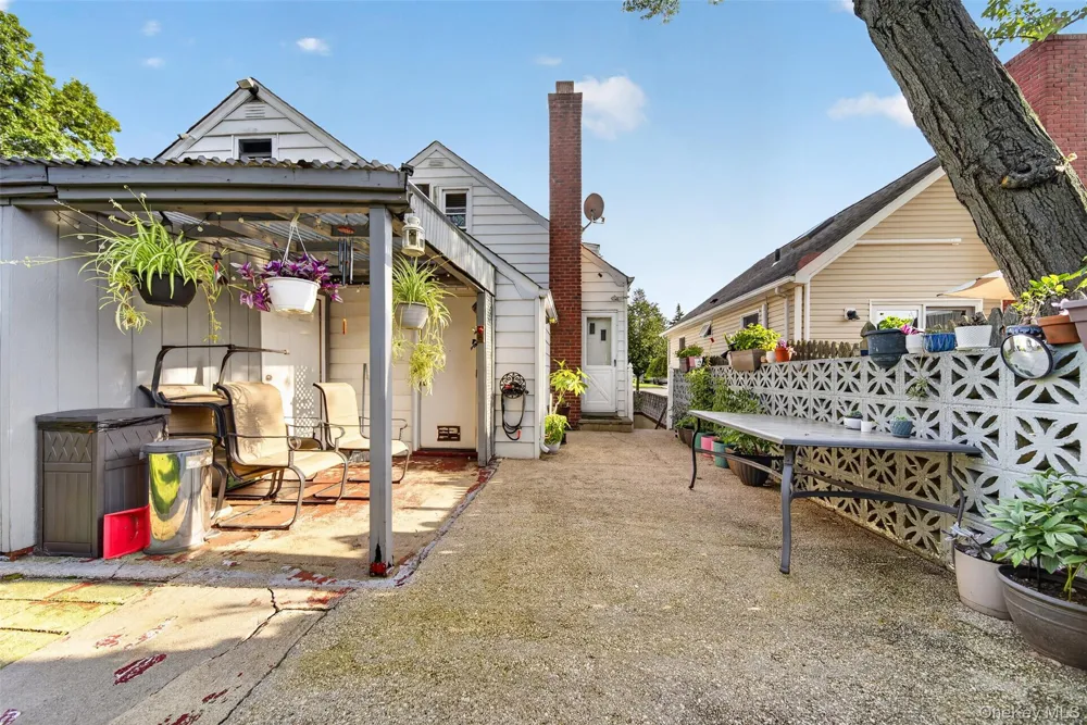 69 Stewart Avenue Garden City, NY 11530