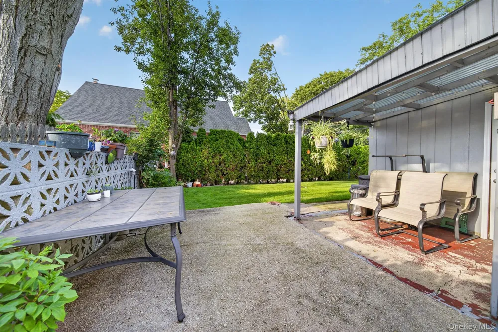 69 Stewart Avenue Garden City, NY 11530