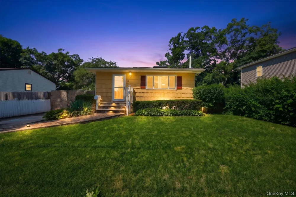 52 15th Street Wyandanch, NY 11798