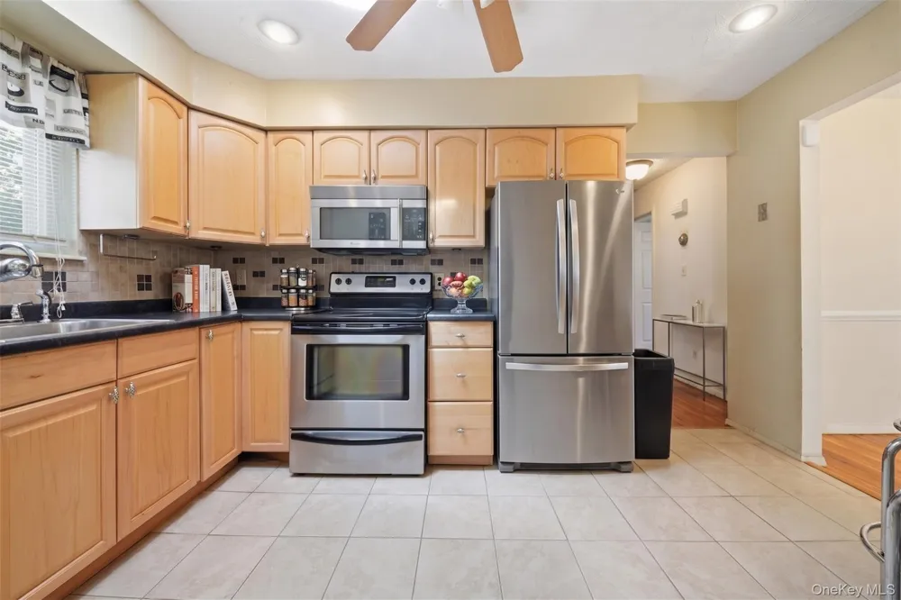52 15th Street Wyandanch, NY 11798