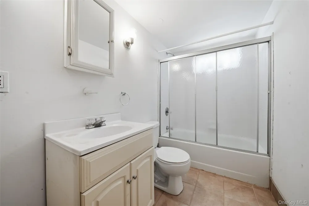 52 15th Street Wyandanch, NY 11798