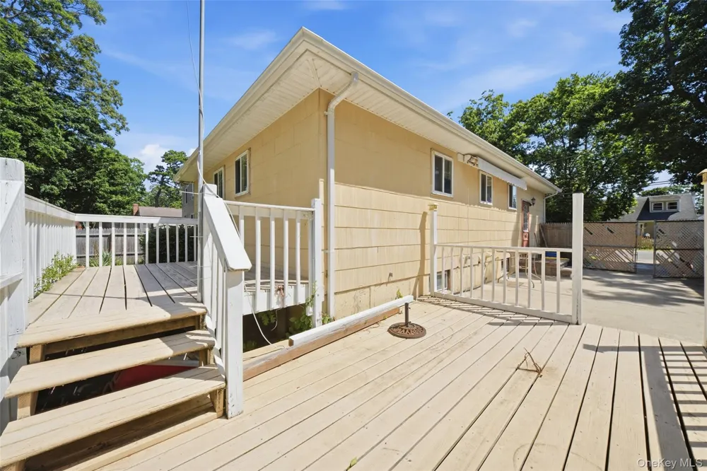 52 15th Street Wyandanch, NY 11798