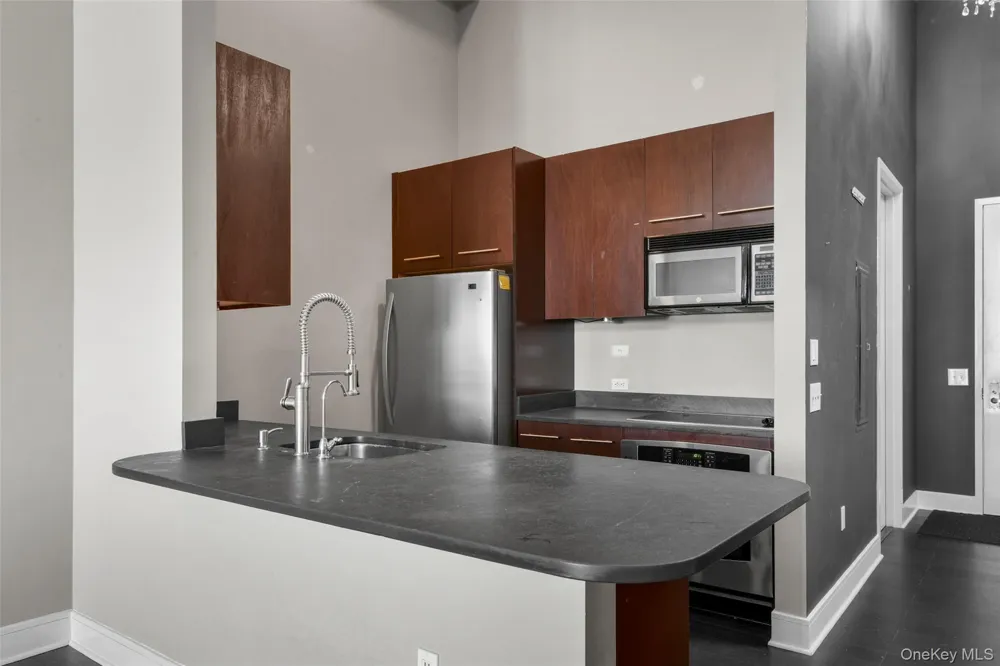 25 Leroy Place #PH7 New Rochelle, NY 10805