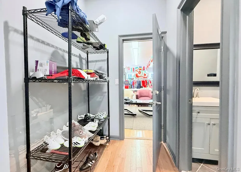 168 E Boston Post Road Mamaroneck, NY 10543