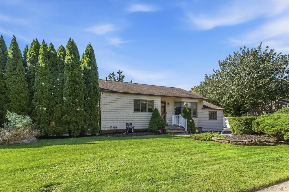 78 Little Plains Road Huntington, NY 11743
