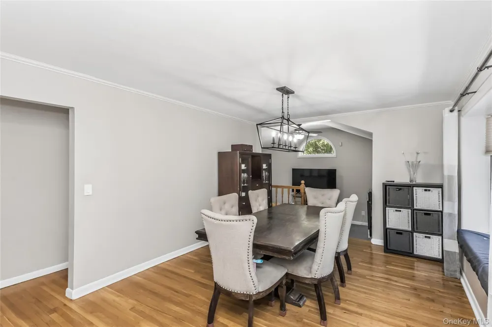 78 Little Plains Road Huntington, NY 11743