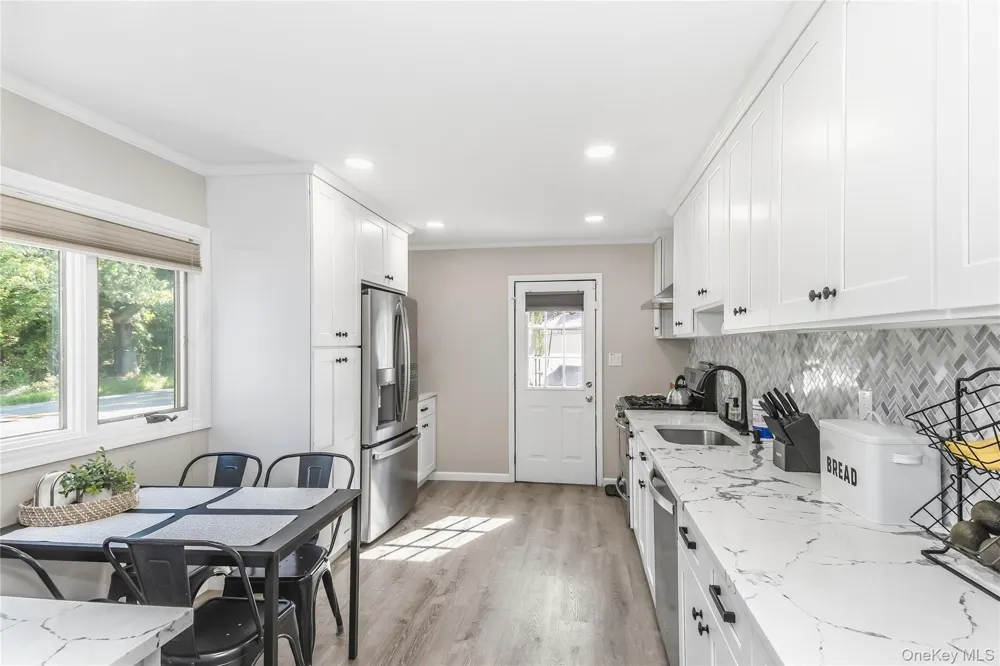78 Little Plains Road Huntington, NY 11743