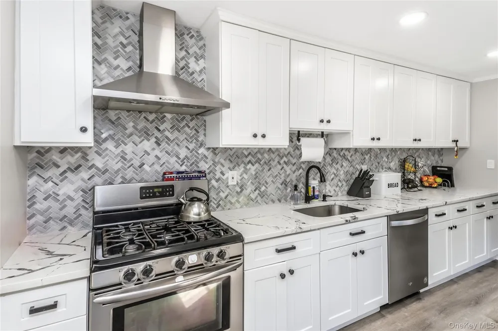 78 Little Plains Road Huntington, NY 11743