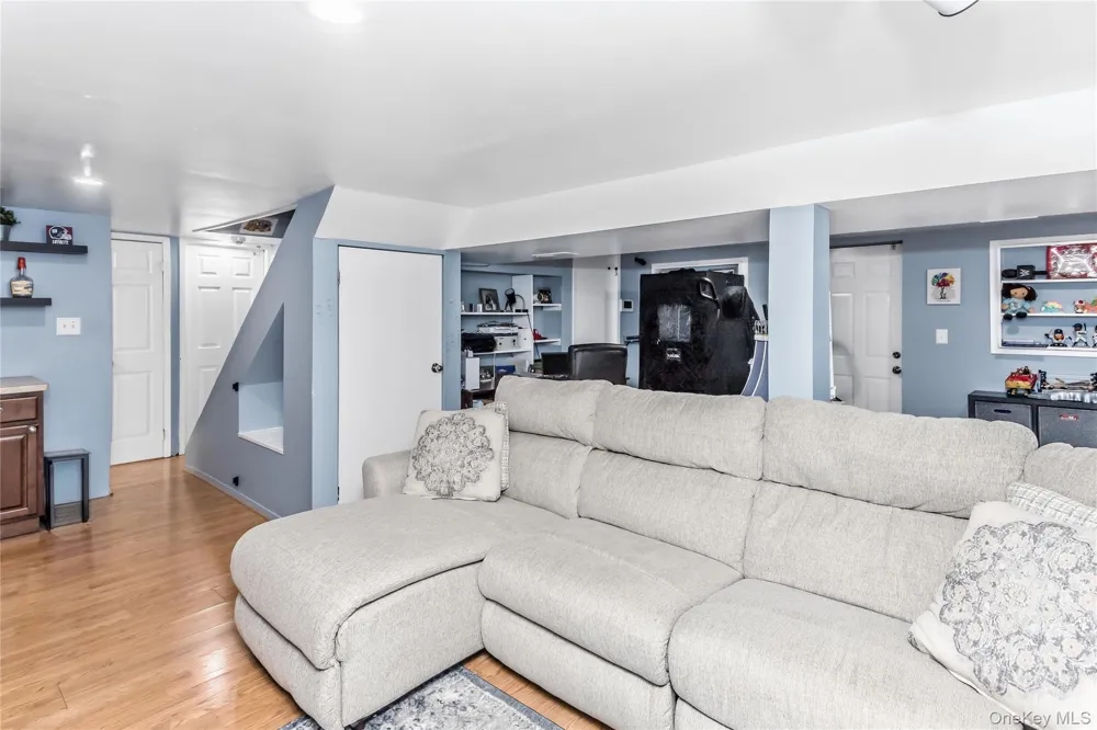 78 Little Plains Road Huntington, NY 11743