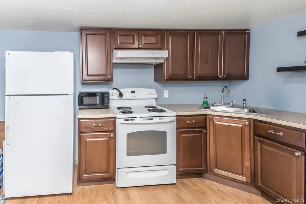 78 Little Plains Road Huntington, NY 11743