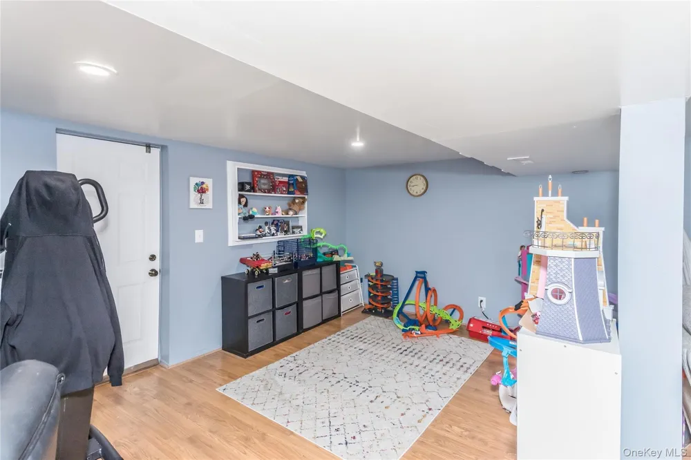 78 Little Plains Road Huntington, NY 11743