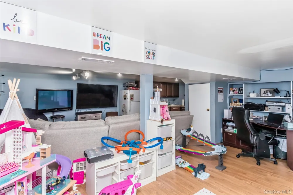 78 Little Plains Road Huntington, NY 11743