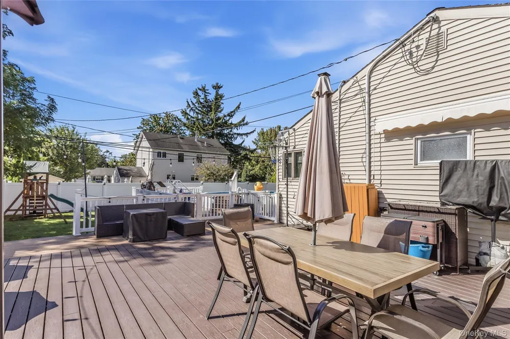78 Little Plains Road Huntington, NY 11743