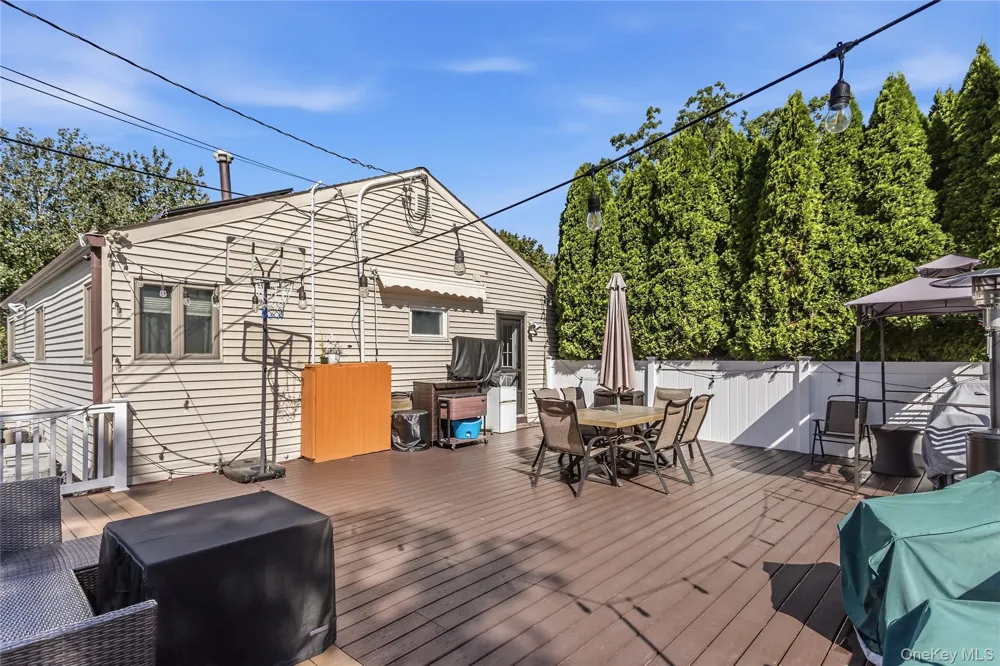 78 Little Plains Road Huntington, NY 11743