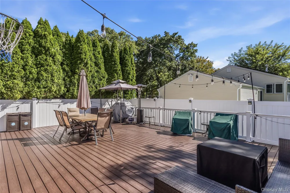 78 Little Plains Road Huntington, NY 11743