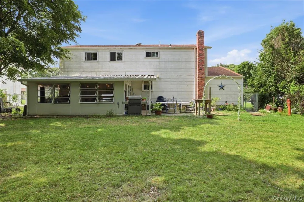 38 Appel Drive E Shirley, NY 11967