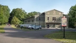 128 Vineyard Avenue #108 Highland, NY 12528