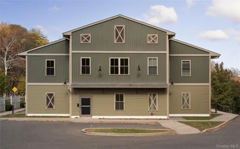 128 Vineyard Avenue #108