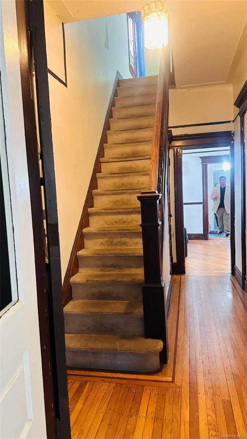92-11 107th Street Richmond Hill, NY 11418