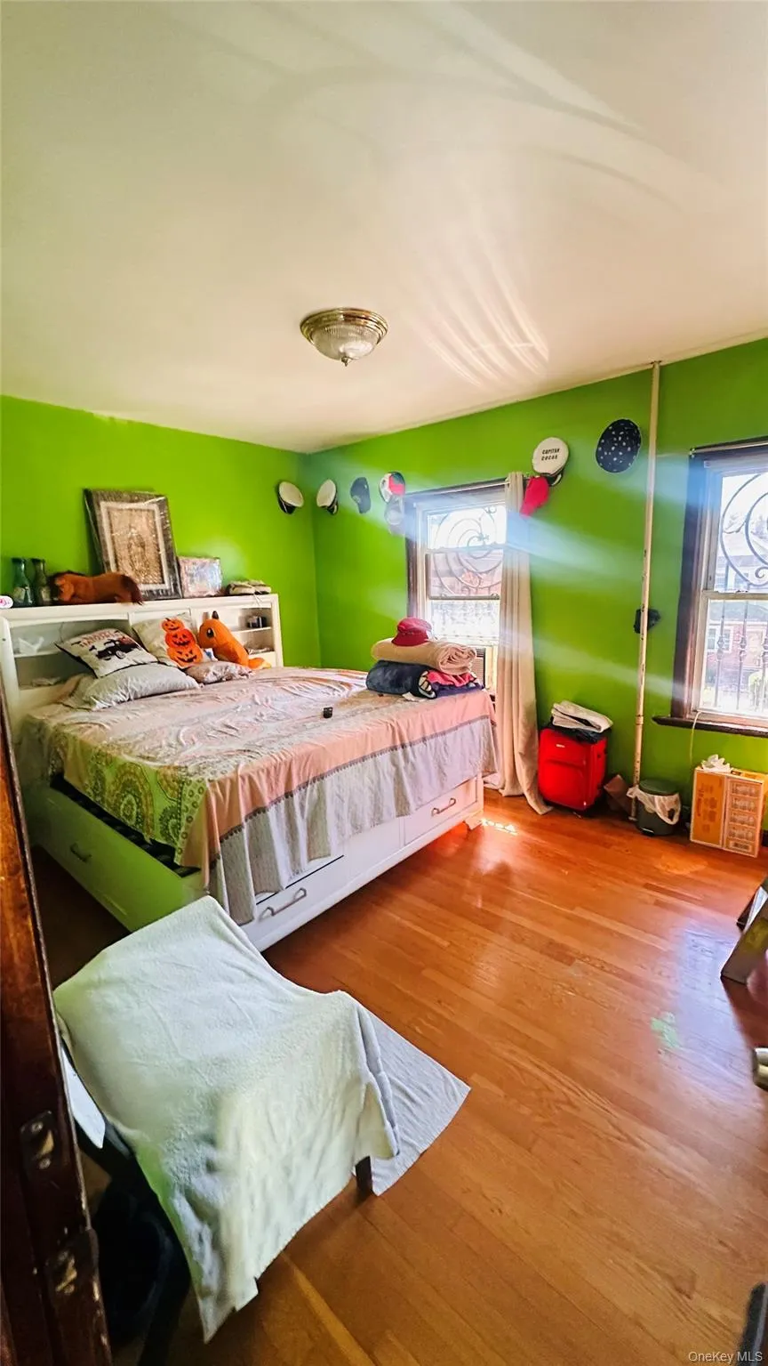 92-11 107th Street Richmond Hill, NY 11418