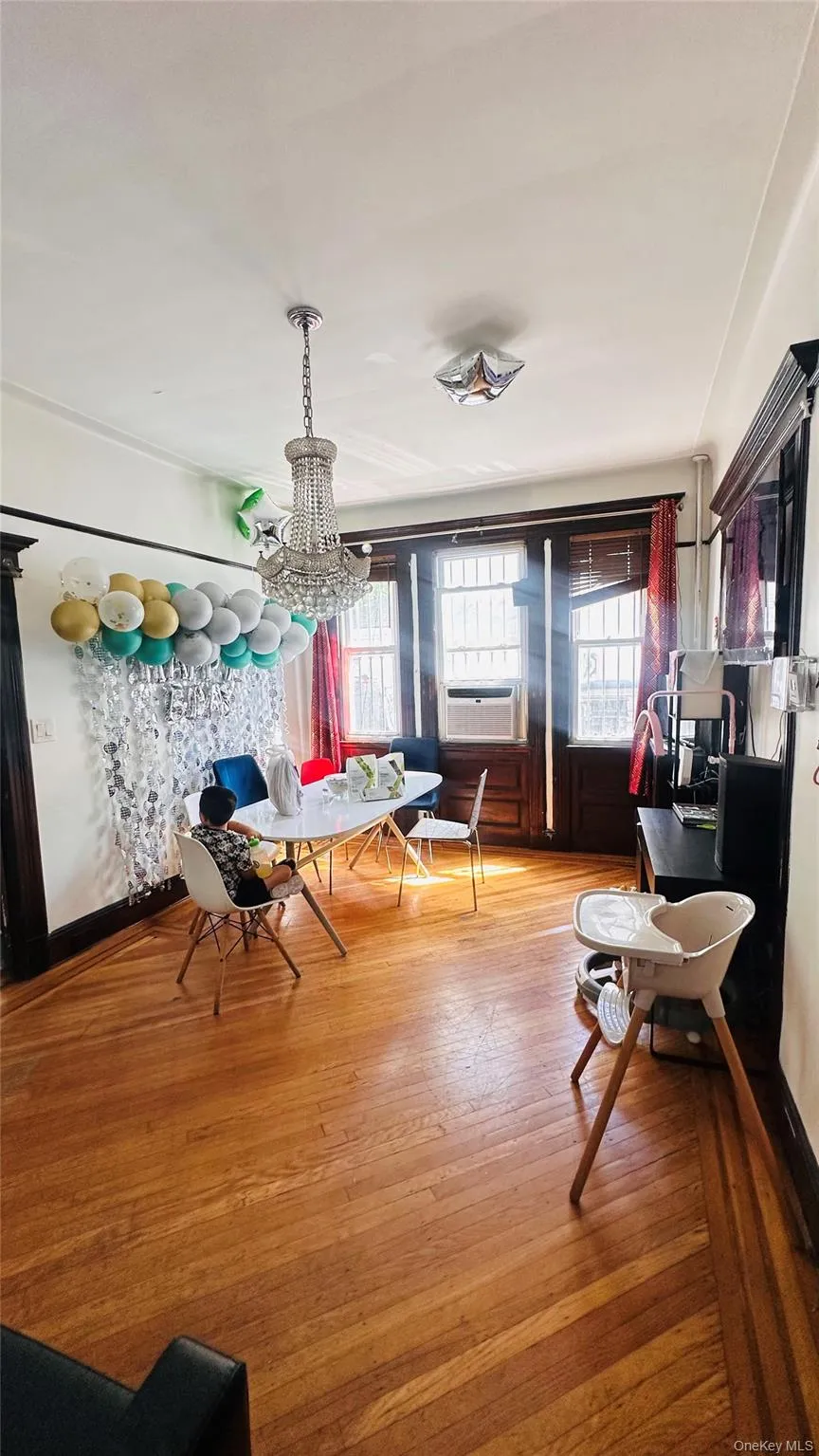 92-11 107th Street Richmond Hill, NY 11418