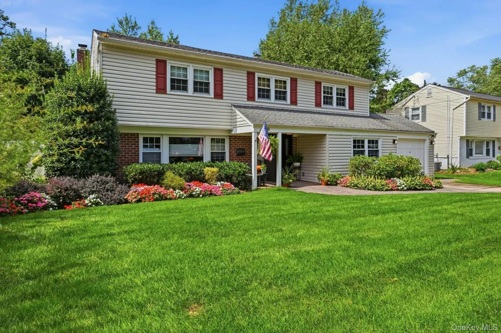 39 Harriet Lane Huntington, NY 11743