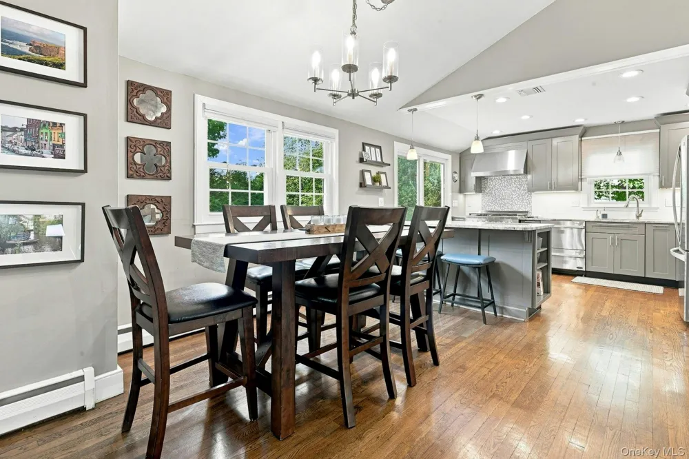39 Harriet Lane Huntington, NY 11743