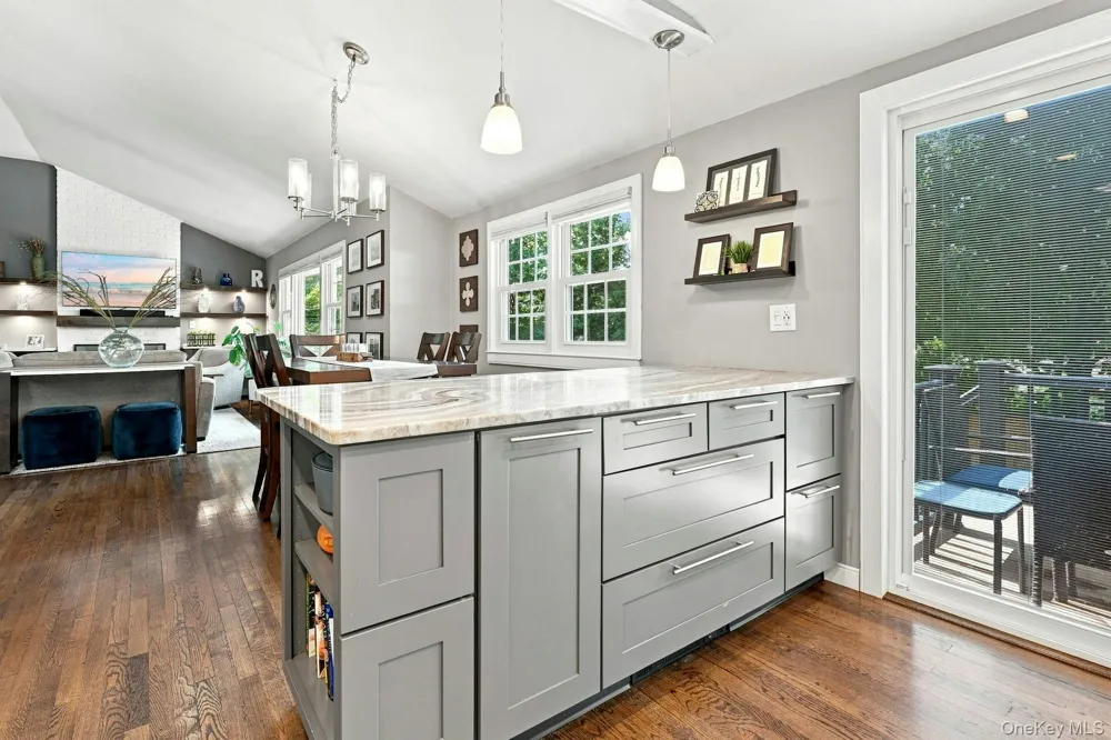 39 Harriet Lane Huntington, NY 11743