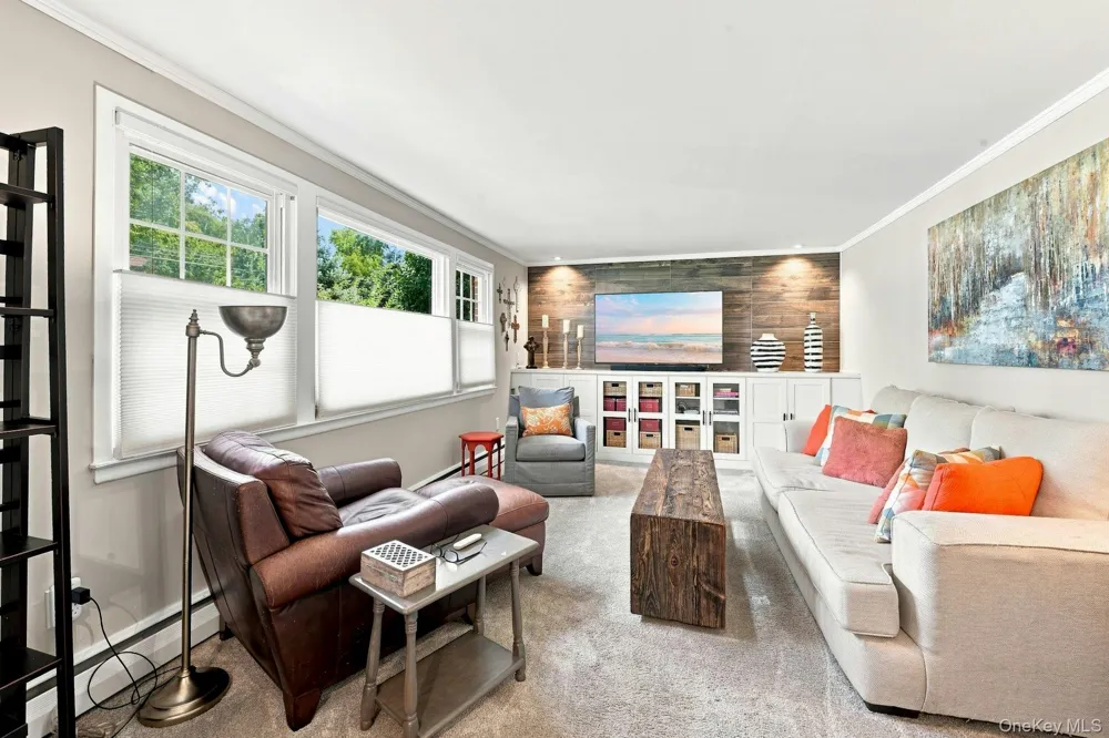 39 Harriet Lane Huntington, NY 11743
