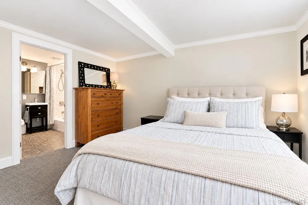 39 Harriet Lane Huntington, NY 11743