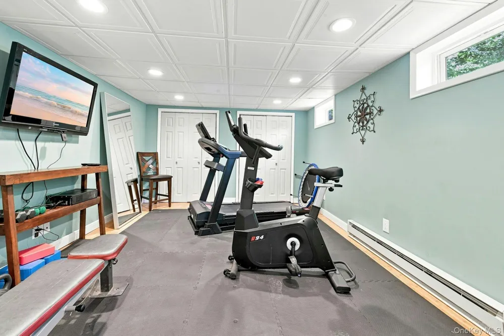 39 Harriet Lane Huntington, NY 11743