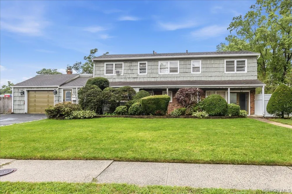 1 Greentree Circle Westbury, NY 11590