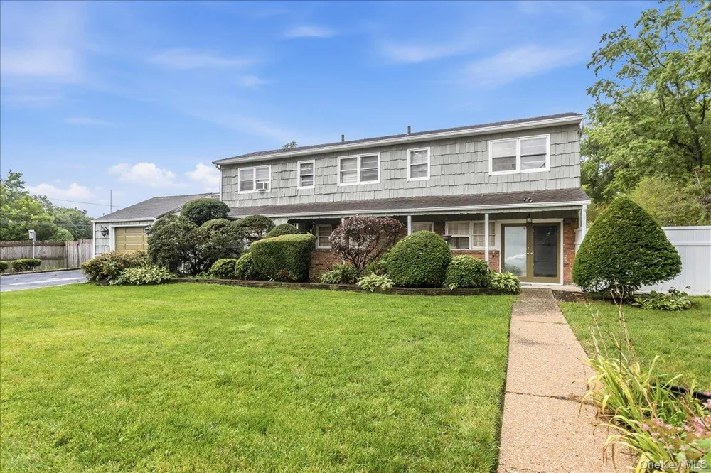 1 Greentree Circle Westbury, NY 11590