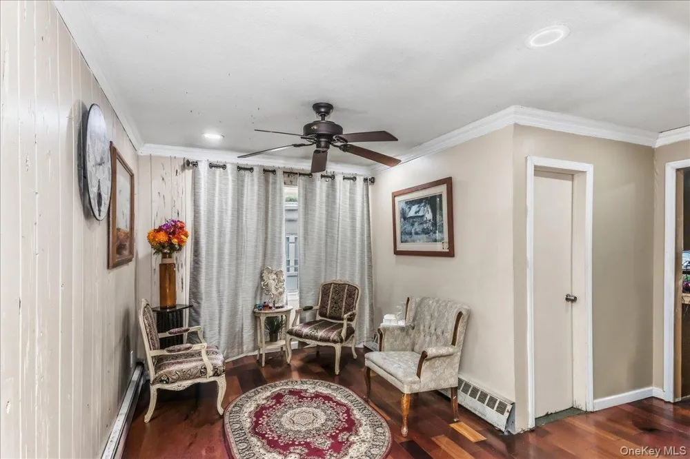 1 Greentree Circle Westbury, NY 11590
