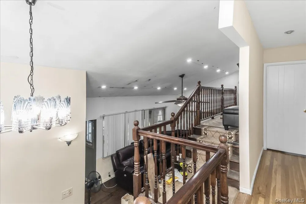 1 Greentree Circle Westbury, NY 11590